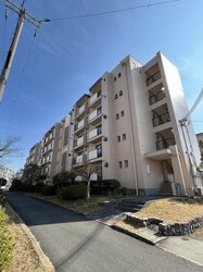 村田住宅(男山第４住宅)313棟の物件外観写真